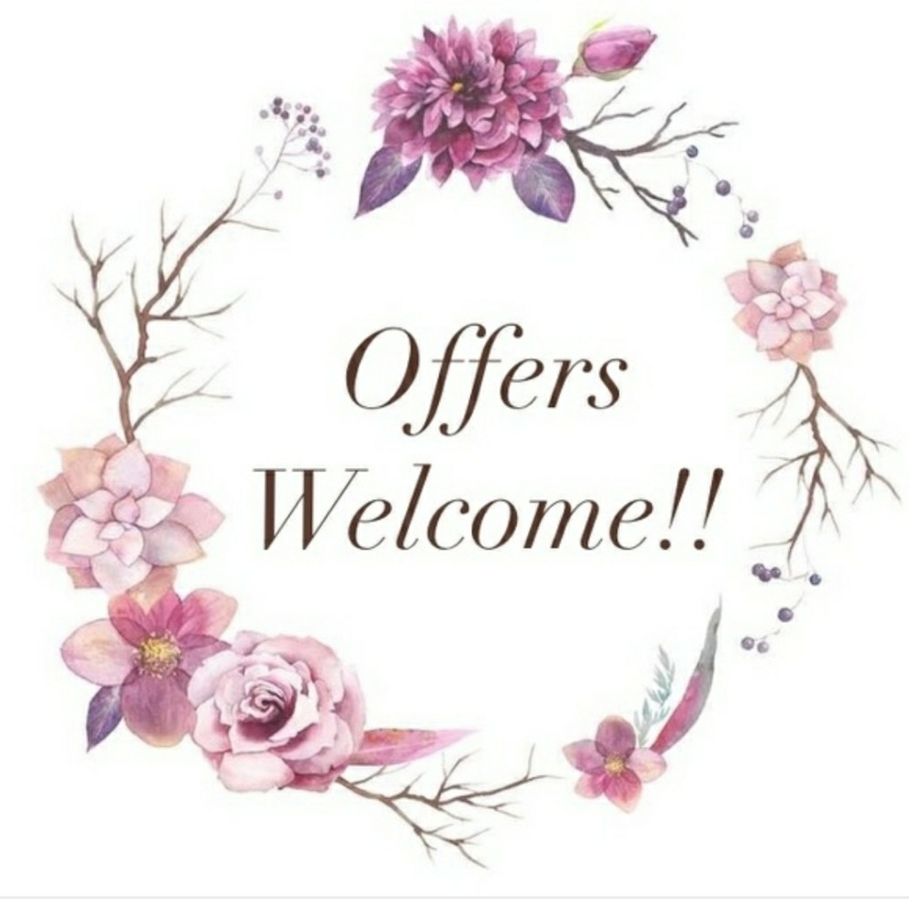 😎Offers Welcome in this closet 😎